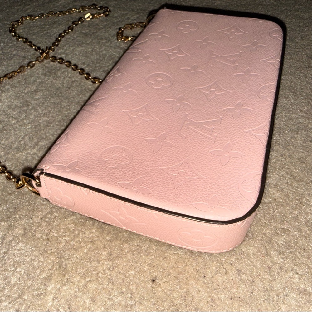 Pink Crossbody Bag with Gold Chain - Picture 3 of 7